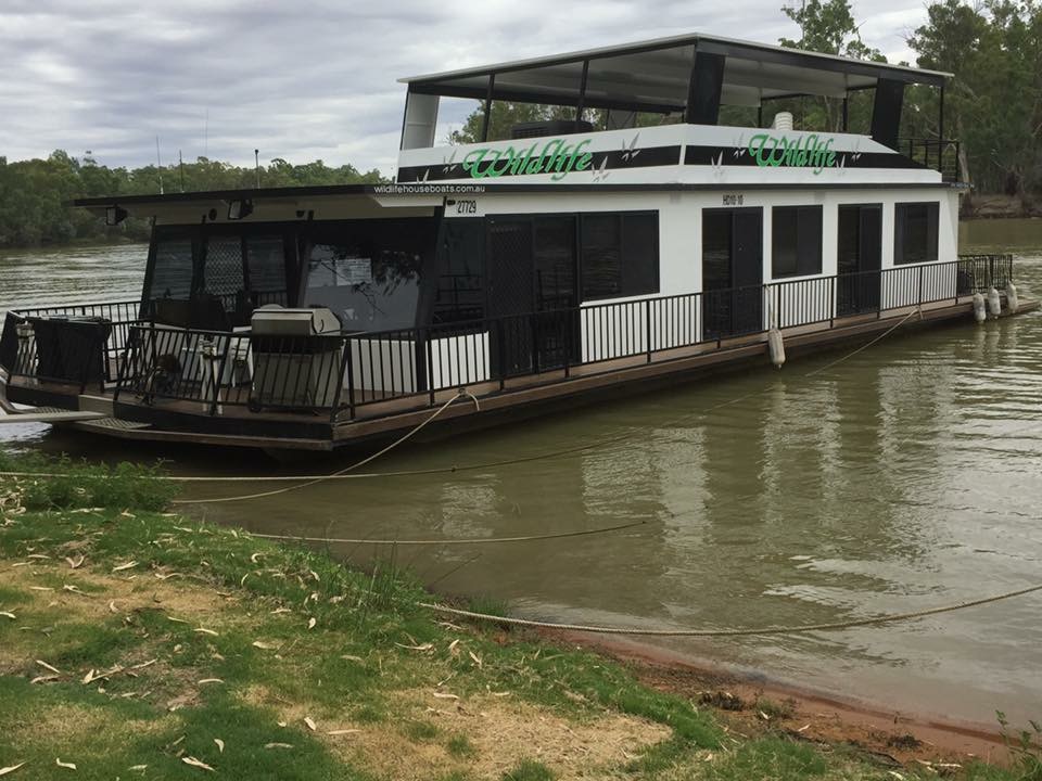 Wildlife Houseboat Paringa